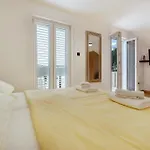 Apartament Marina *