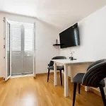 Marina Apartament *