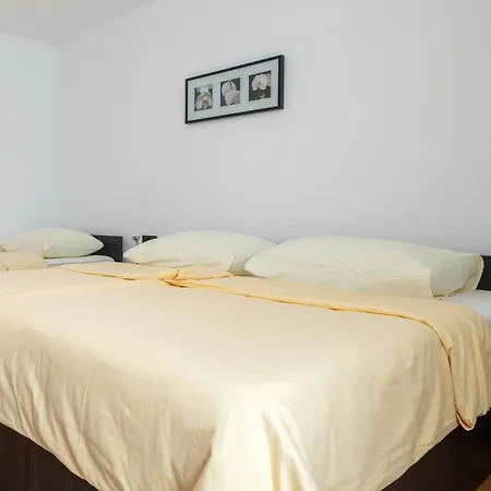 Apartment Marina Slano